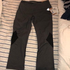 Gray cropped leggings